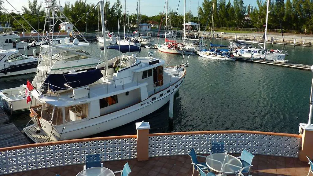 Running Mon Sunrise Resort & Marina Freeport 3*,