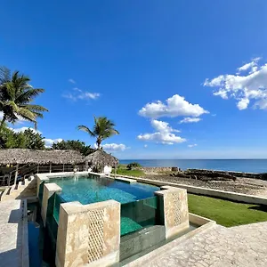 Triton Boutique & Restaurant Hotell