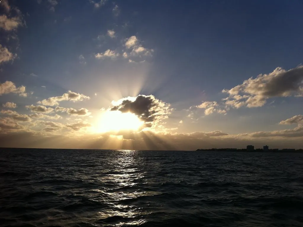 Running Mon Sunrise Resort & Marina Freeport