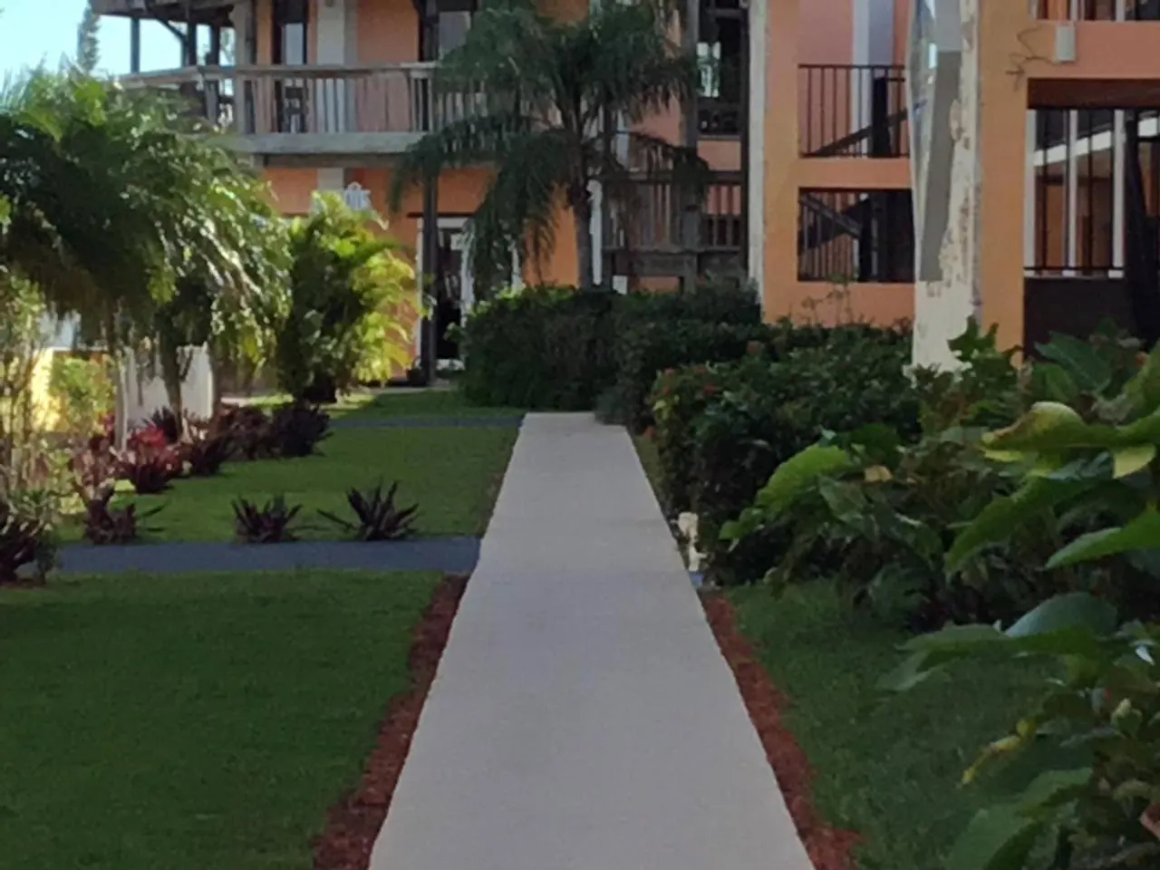 Running Mon Sunrise Resort & Marina contacts